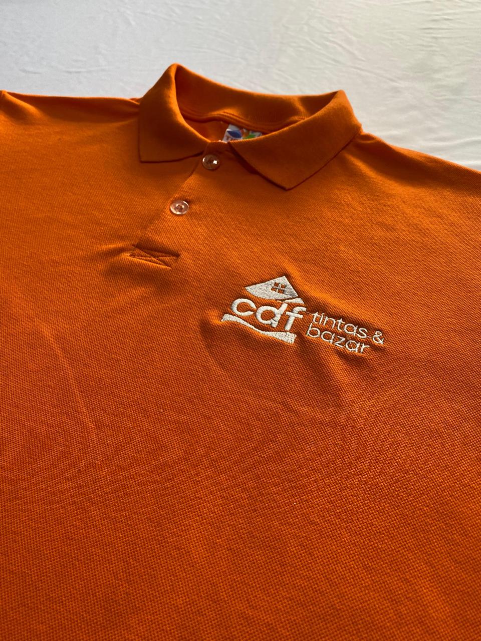 Camisa polo personalizada bordada CDF Tintas & Bazar - Queimados RJ